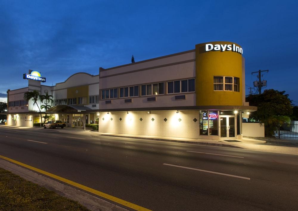 Days Inn By Wyndham Miami Airport North Miami Springs Exterior foto