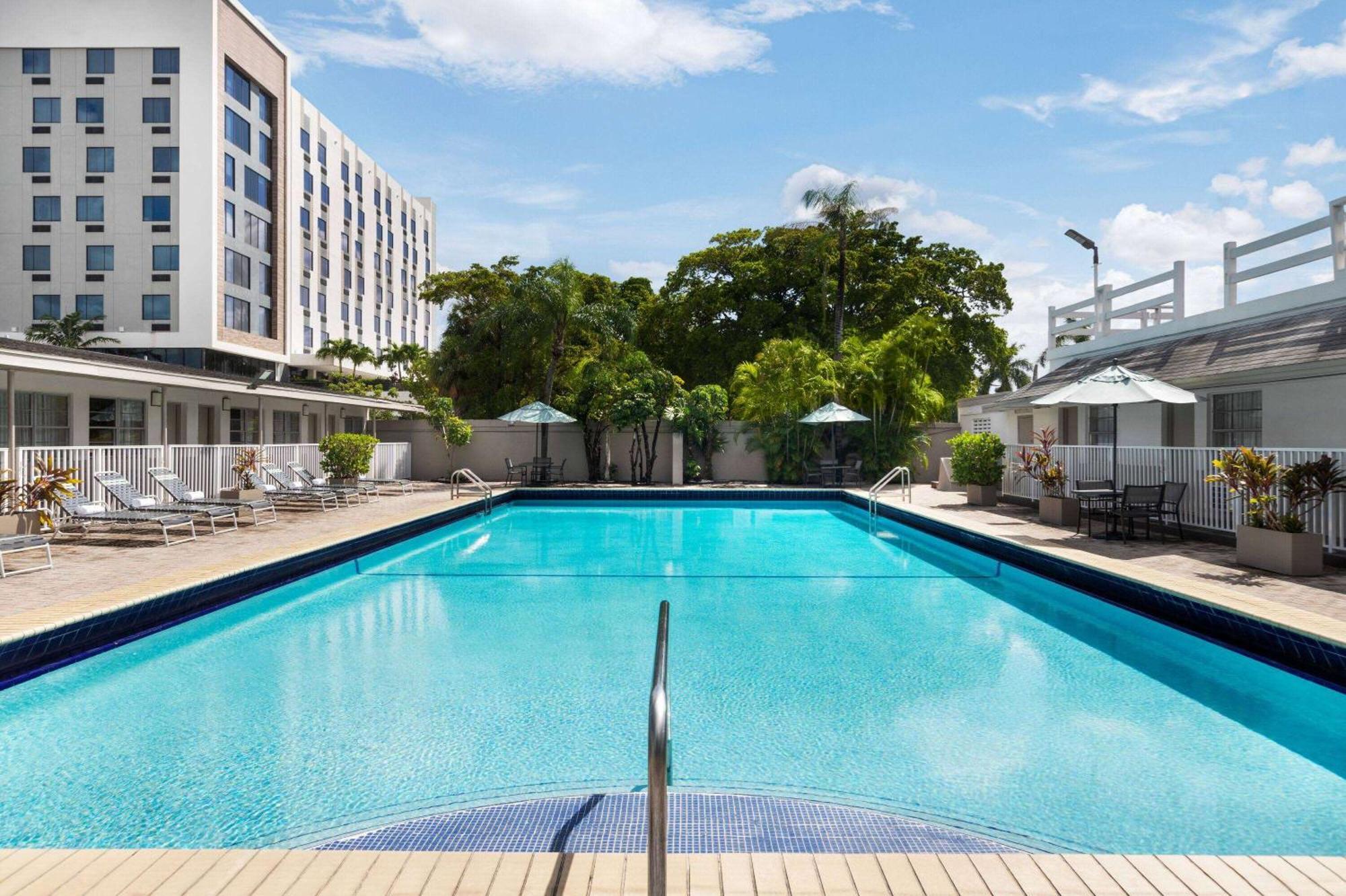 Days Inn By Wyndham Miami Airport North Miami Springs Exterior foto